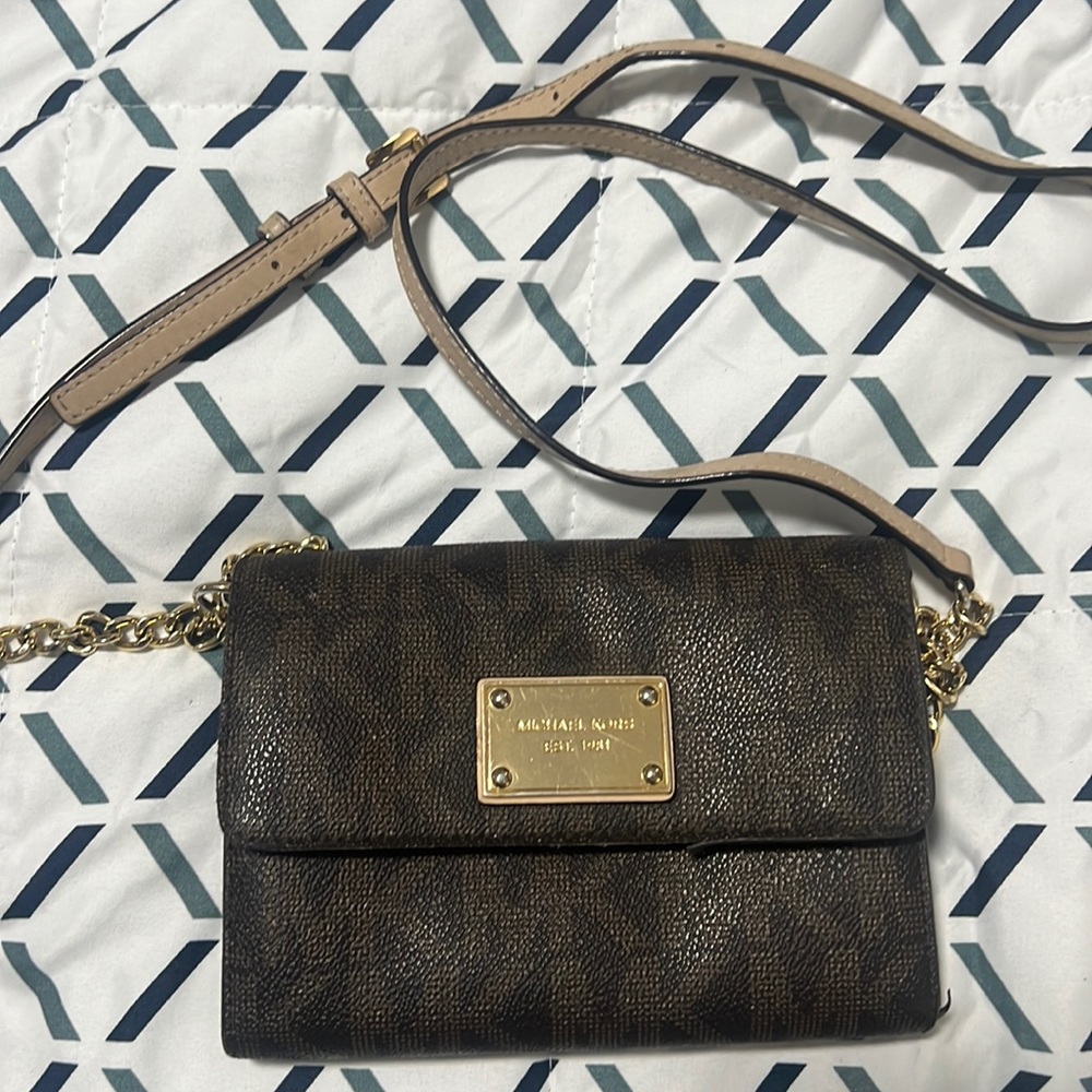 Michael Kors, Crossbody bag used heavily discounted